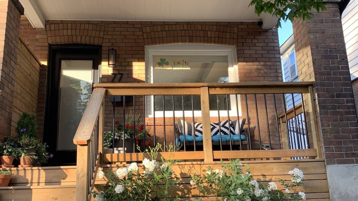Greenwood - Coxwell House | Modern Leslieville Home