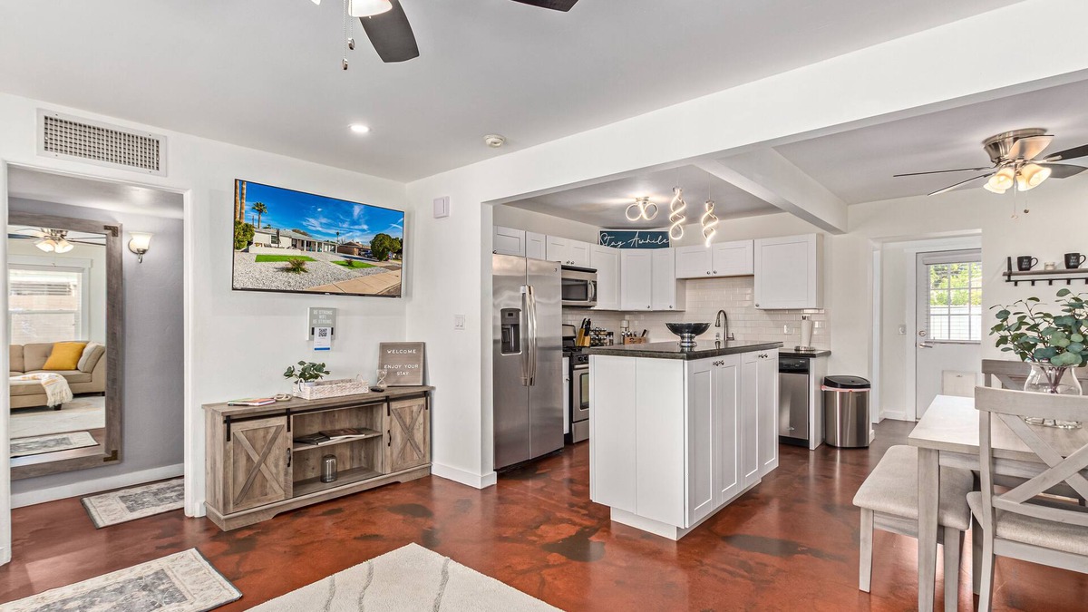 Camelback East House | MODERN LIVING! CAMELBACK EAST-BILTMORE HOME