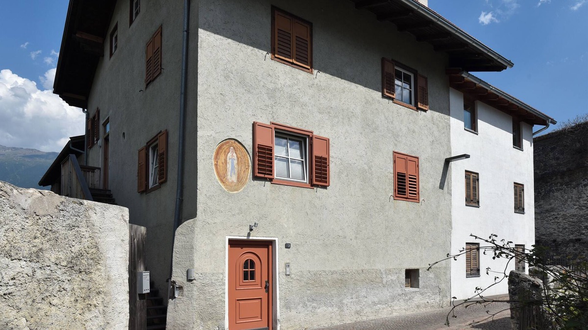 Glorenza Apartment | Modern living in the medieval walls of Glurns