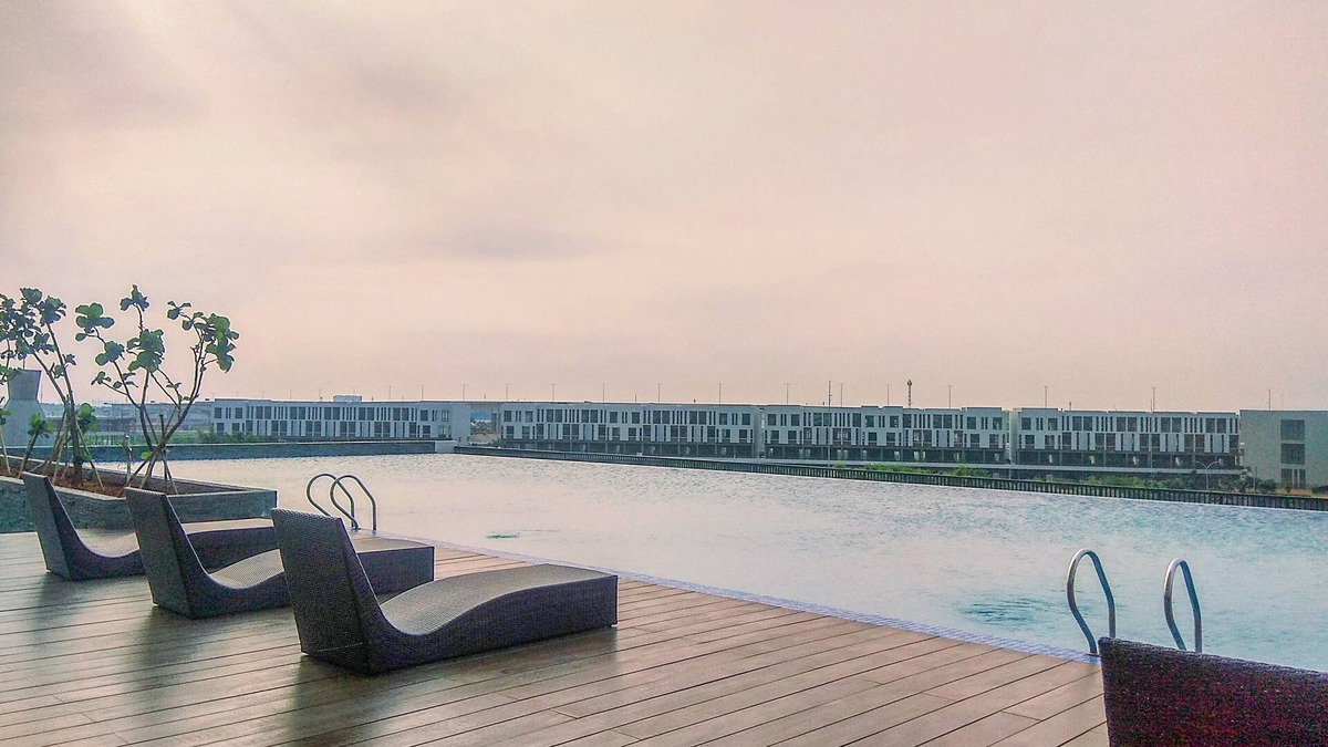 Cikarang Apartment | Modern Look And Restful Studio At 32Th Floor Vasanta Innopark Apartment