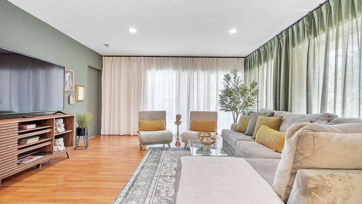 Nurmi Isles House | Modern Lush Green Escape
