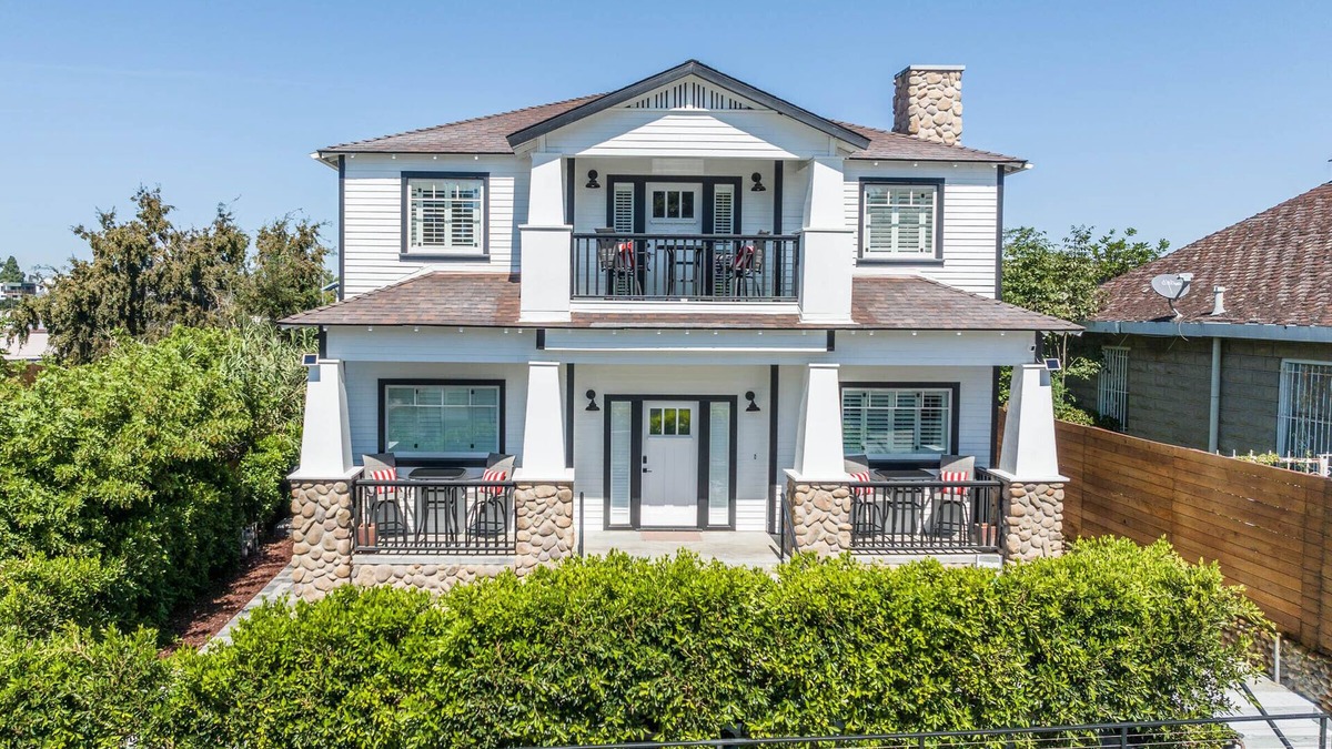 Grant Hill House | Modern Lux Home: 4B/3B Retreat: Close to Downtown!