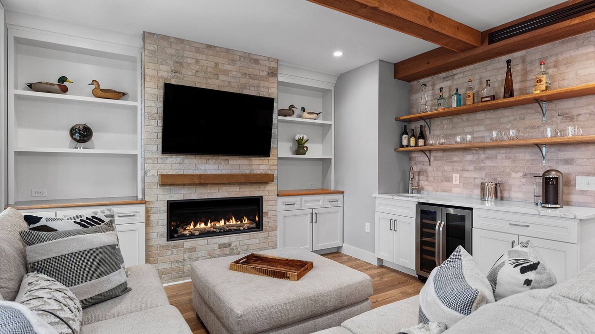 Chestertown Apartment | Modern Lux Upstairs apt in Chestertown/Family Friendly/Walk to Shops and Dining!
