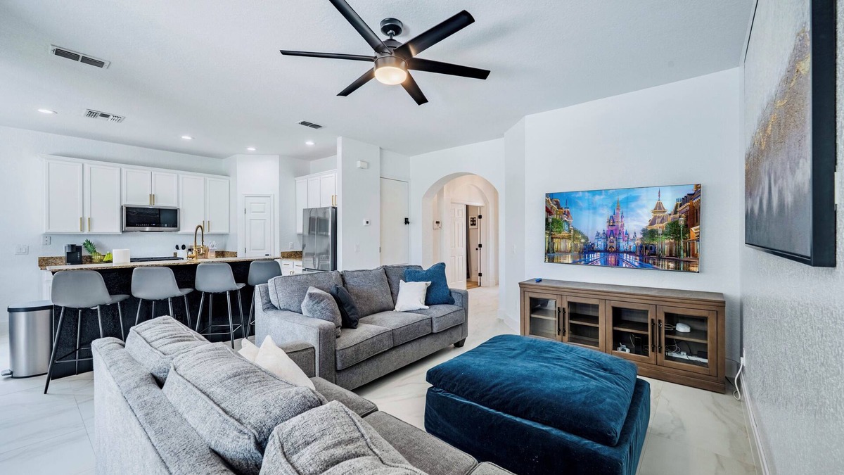 Kissimmee Villa | Modern Lux Villa Mins to Disney! Resort Home w/Pool and Hot Tub! No Resort Fee!
