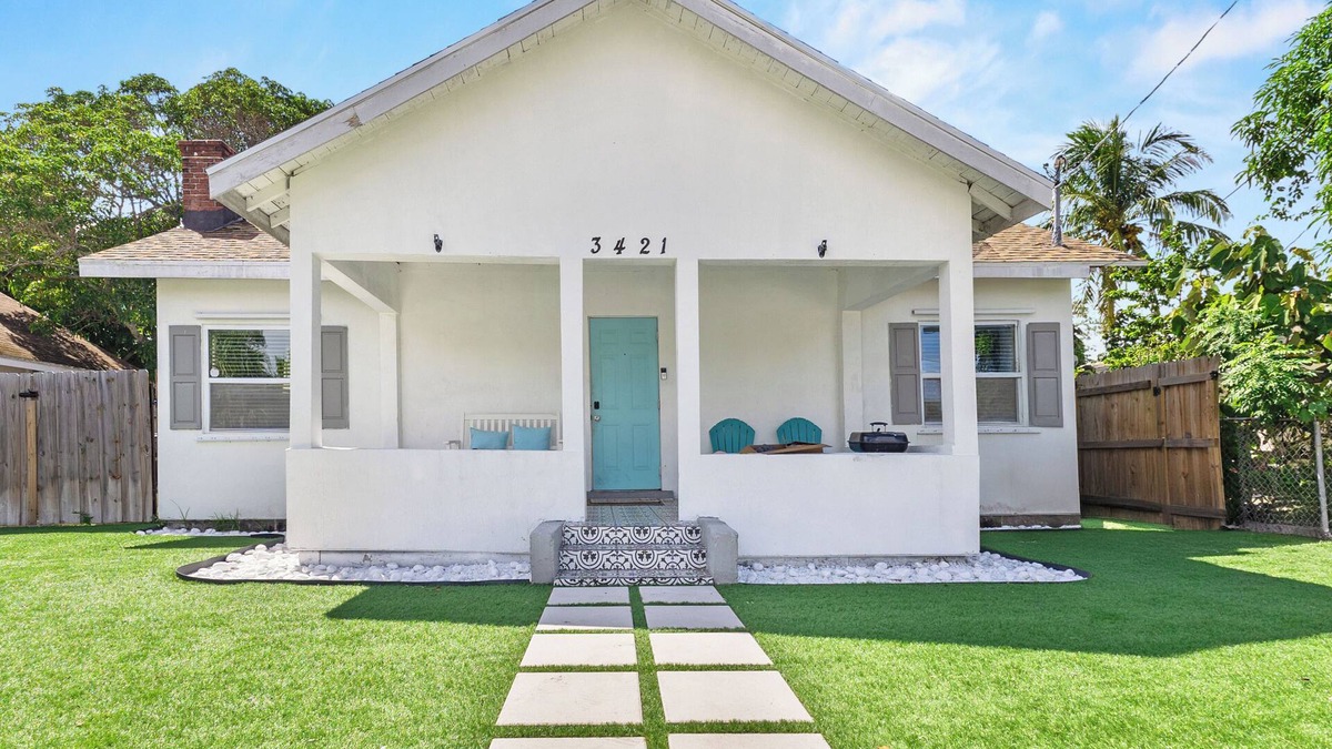 Palm Beach - West Palm Beach House | Modern Luxe Retreat w/Hot Tub: 5 Mins to Beach