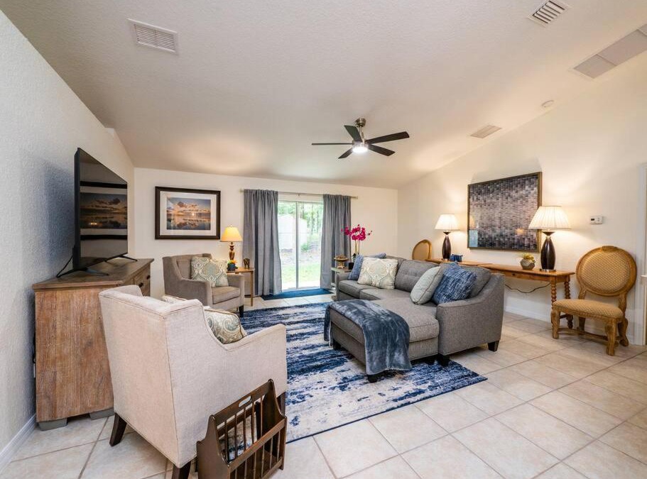 Fellowship House | Modern & Luxurious 3BR Home - Gem - Car Garage