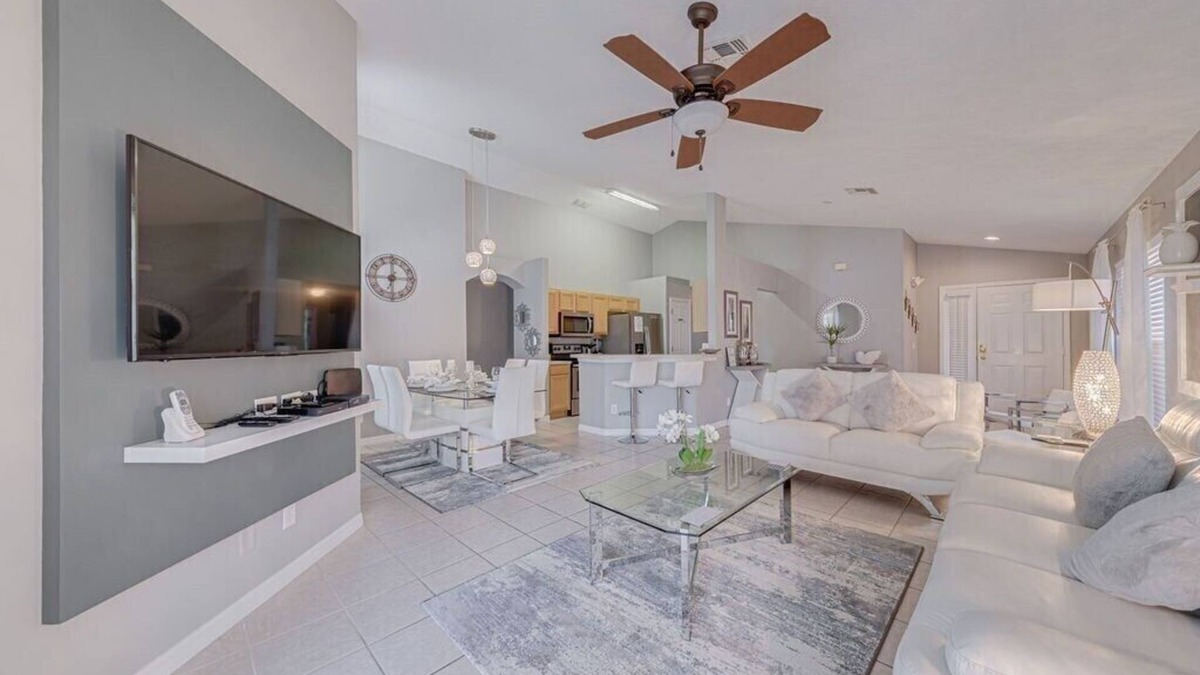 Solana Villa | ⭐Modern & Luxurious 4 Bed Home | Gated Resort | SOUTH Facing Pool | Mins to WDW⭐