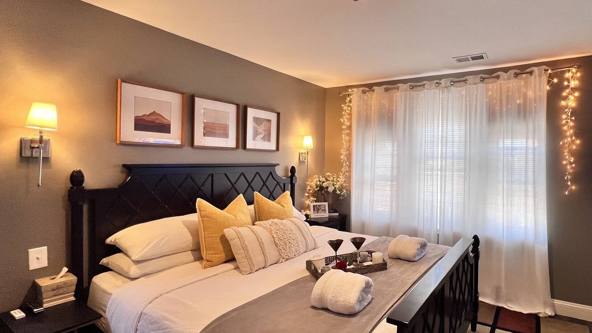 Cedar Park Apartment | Modern/Luxury 2 bdrm- KING Bed- University City