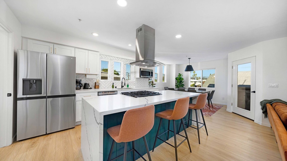 University Heights House | Modern Luxury 3/3 new townhouse in North Park with 360 rooftop views!