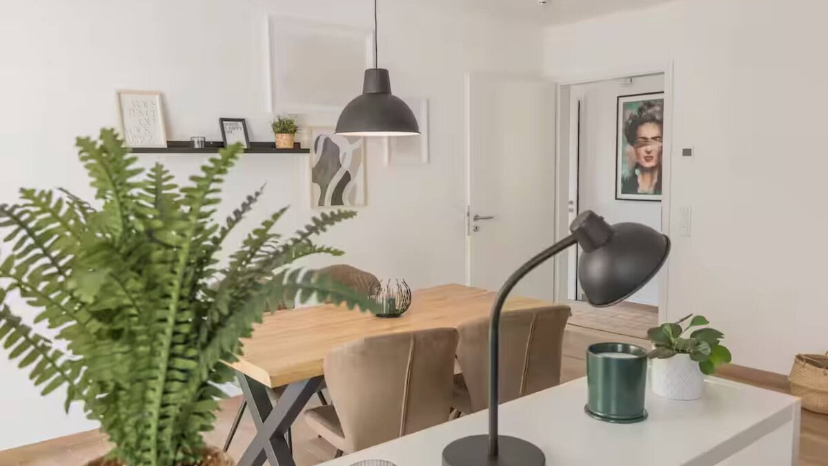 Bad Salzuflen Apartment | Modern luxury apartment with parking space and balcony | HOMELY HUB APARTMENTS