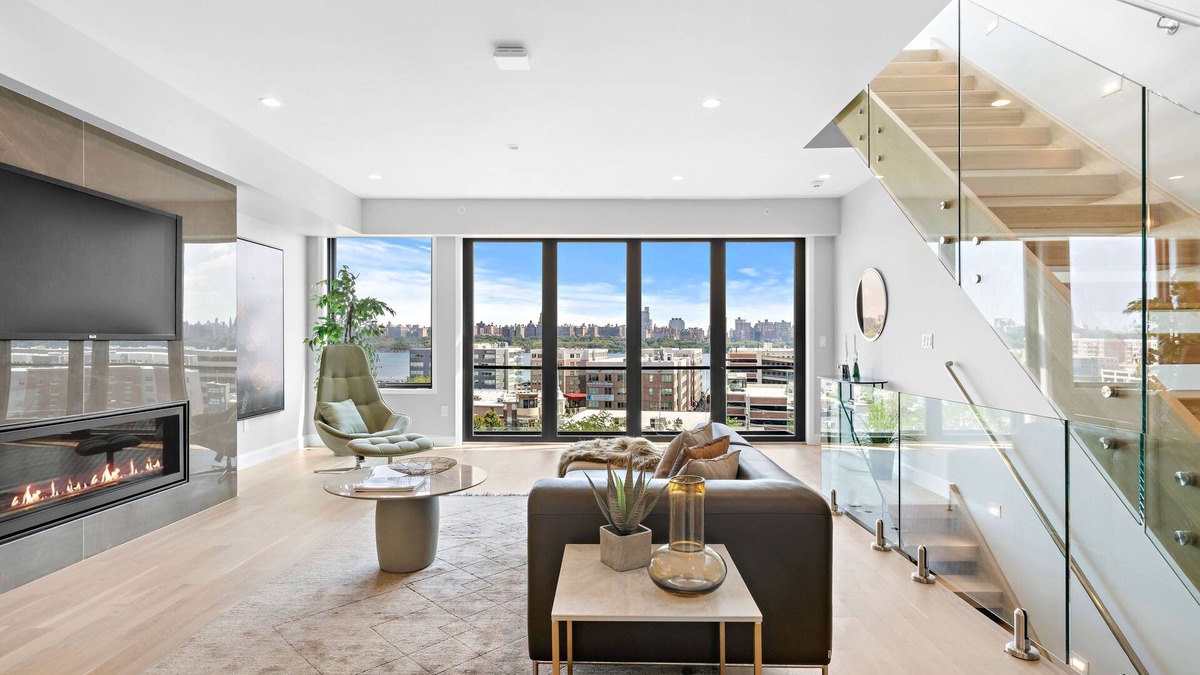 North Bergen House | Modern Luxury Townhome with Panoramic NYC Views