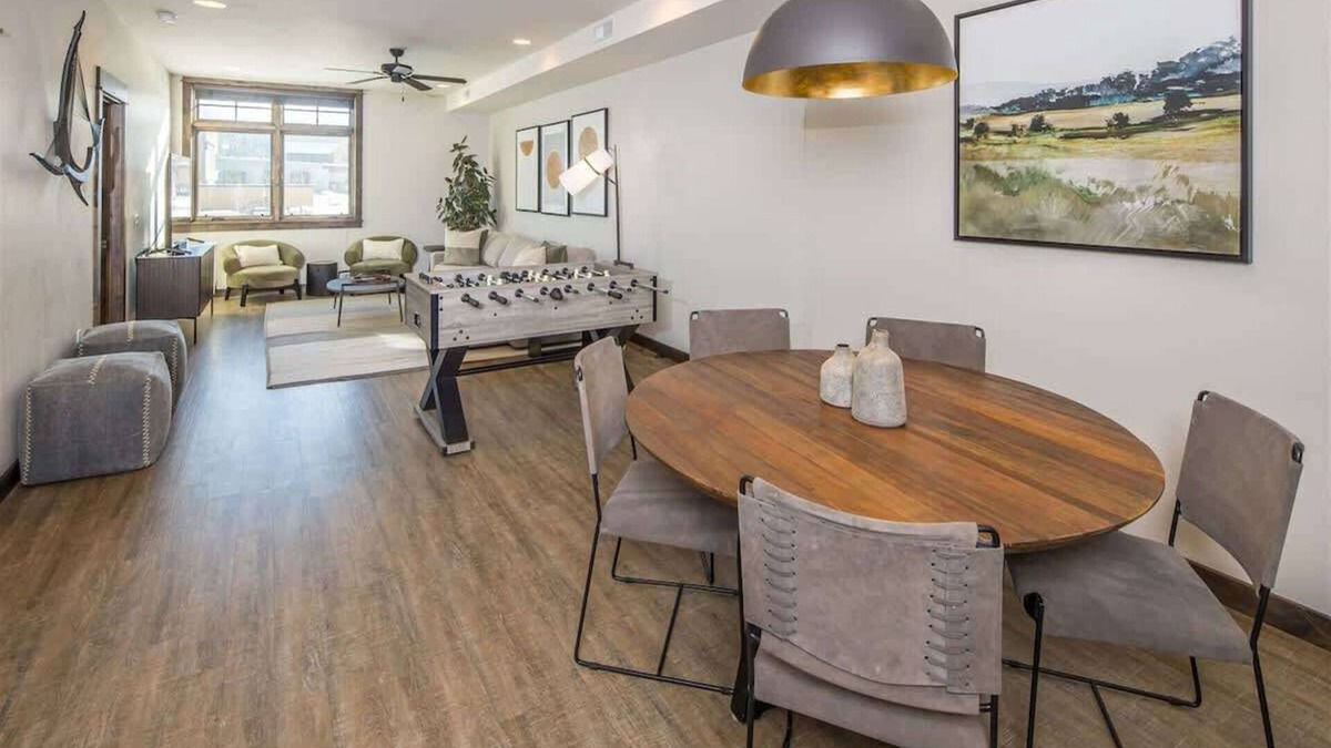 Big Sky Apartment | Modern Luxury Two Bedroom Condo
