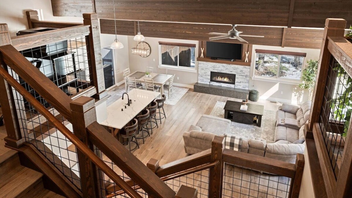 Tahoe Paradise House | Modern luxury Tahoe family home with hot tub + 2 king suites!
