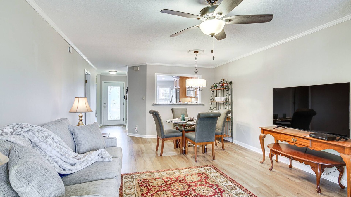 McCormick House | Modern McCormick Townhome on Lake Thurmond!