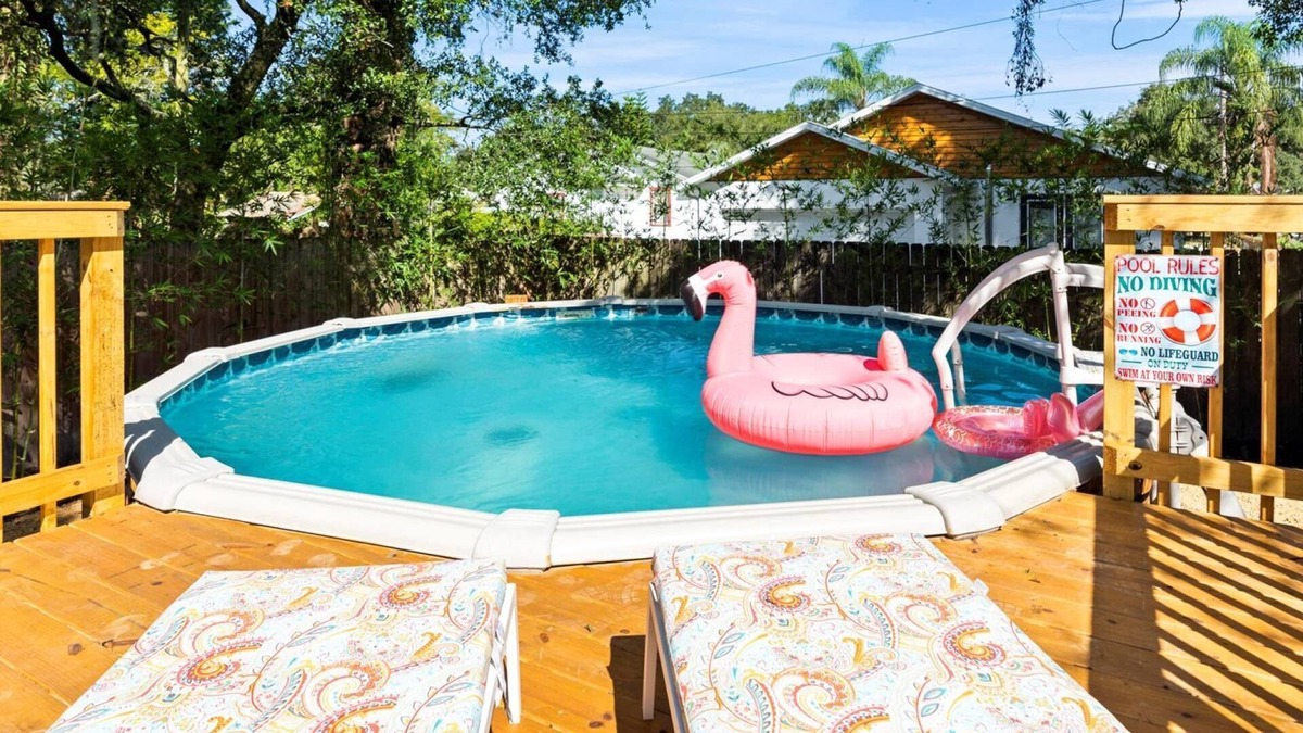 Tampa House | Modern Meets Tropical - Beautiful, Updated Pet Friendly 3BD Pool Home with Outdoor Living Space