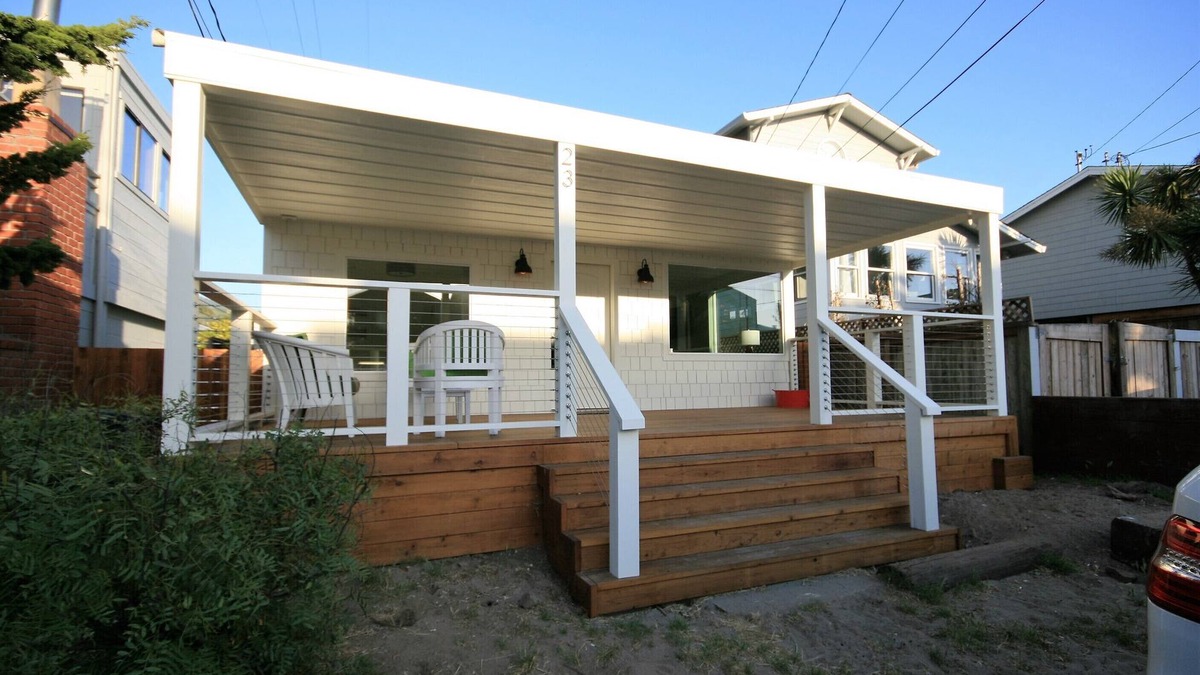 Stinson Beach House | Modern Mid-Century Cottage