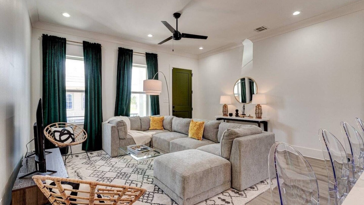 Tulane - Gravier House | Modern Mid-City Living: 5BR, 3.5BA Home. Balcony, Parking, Central Location - Your NOLA Getaway!