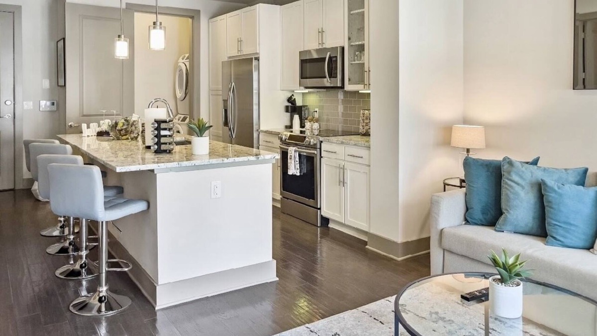 Midtown Condo | Modern Midtown Oasis