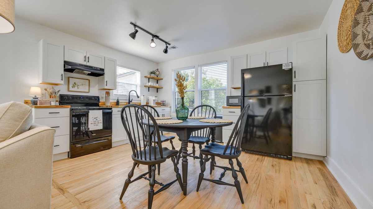Milledgeville Cottage | Modern Milledgeville Getaway: Walk to Downtown!