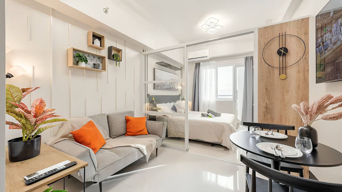 Lapu-Lapu Condo | Modern Minimalist Studio w/Balcony & Sunset View