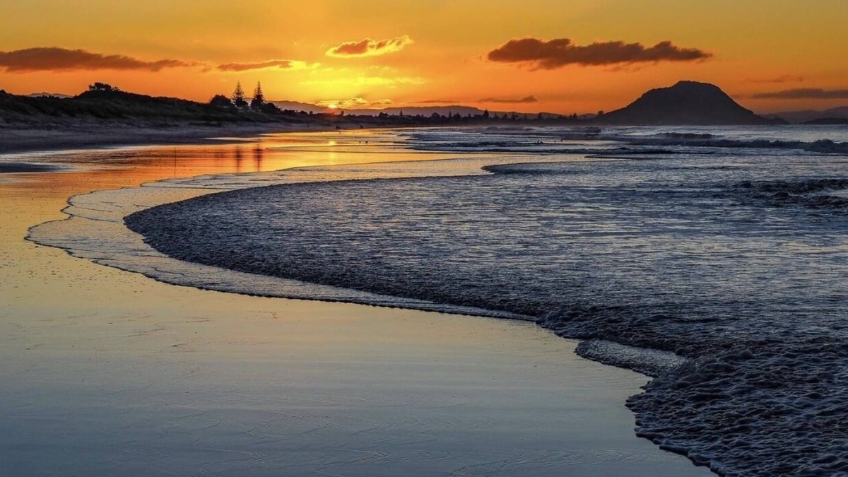 Mount Maunganui House | Modern Mount getaway in the heart of the Mount