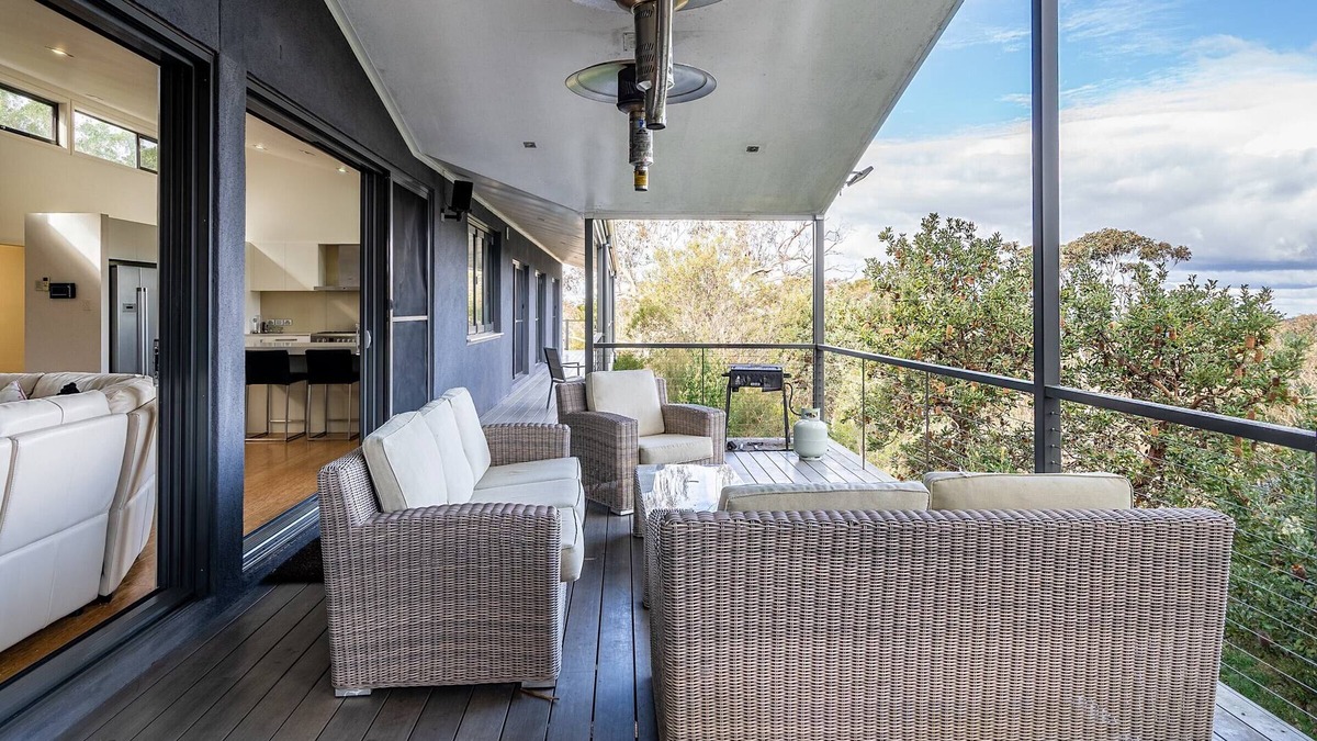 Wentworth Falls House | Modern Mountain Escape with Breathtaking Views