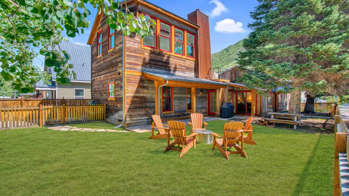 Minturn Cabin | Modern Mountain Cabin in Downtown Minturn. 1 Block off Main Street.