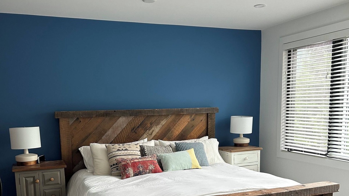 Brackendale House | Modern Mountain Getaway in Squamish BC