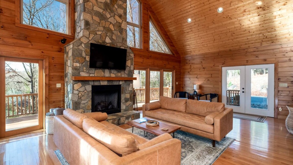 Brevard House | Modern Mountain Getaway in Connestee Falls now with a Tesla charger!