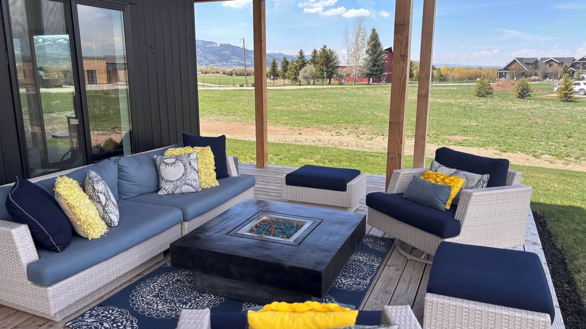 Victor House | Modern mountain home in Teton Valley