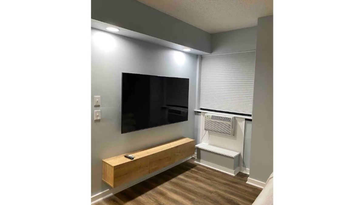 Downtown Baltimore Condo | Modern Mt.Vernon Studio In Great Central Location