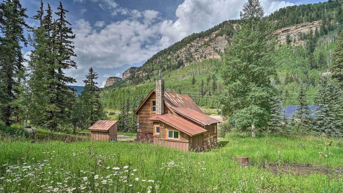 Columbine Lake Cabin | Modern Mtn Cabin ~ 1 Mi to Purgatory Ski Resort!
