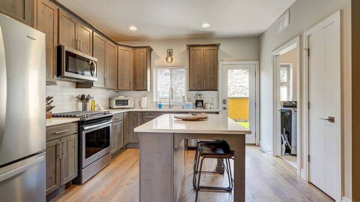 Colorado Springs House | Modern-Mtn Views- Rooftop Deck w/Firepit- Downtown