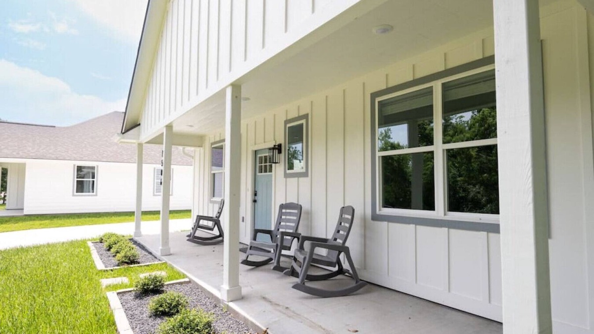 Bryan House | Modern Nest - Brand New House w/modern amenities