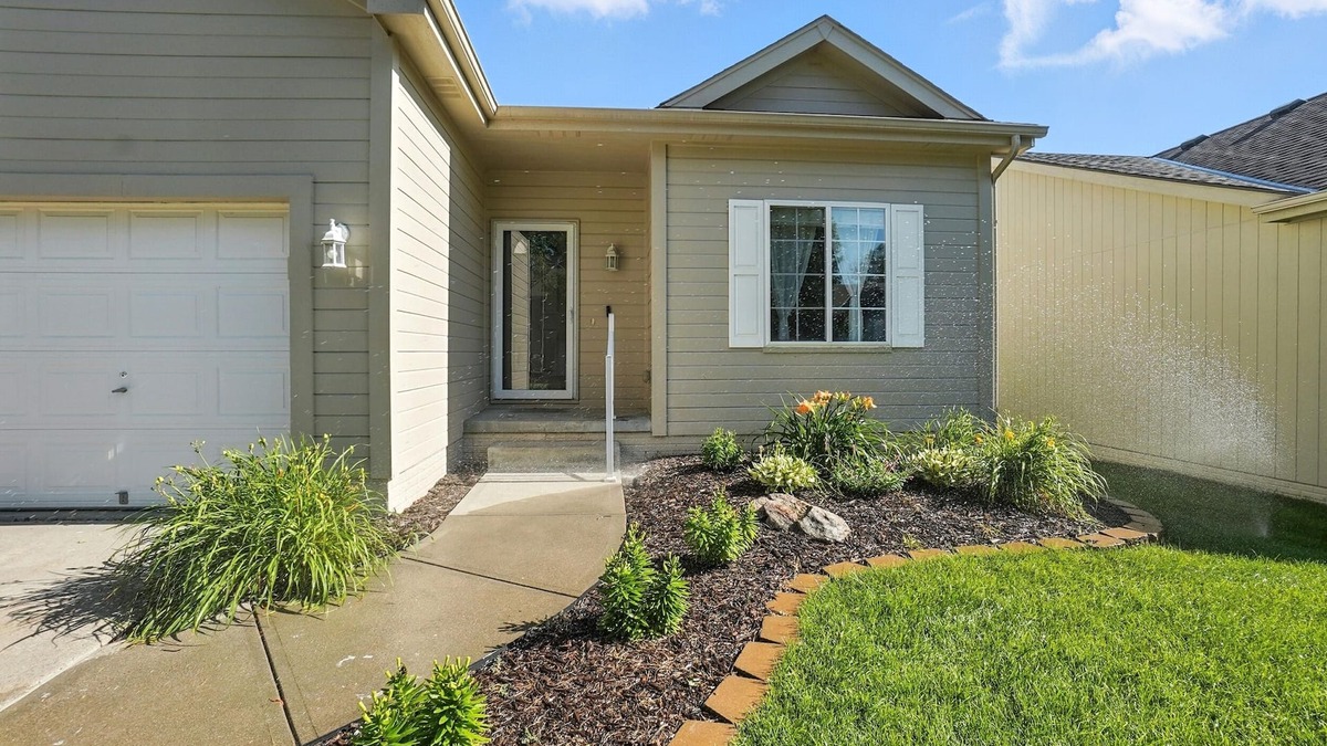 McArdle House | Modern Nest in NW Omaha