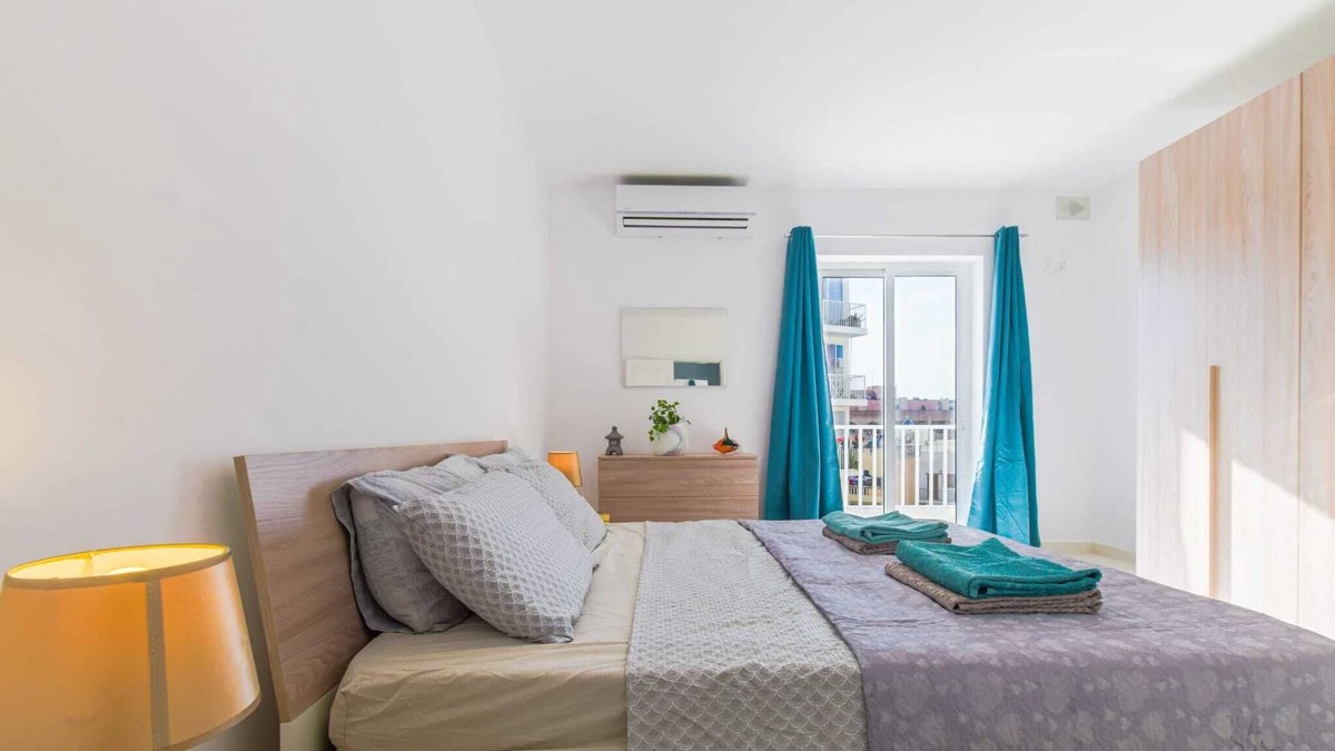 Qawra Apartment | Modern New Apartment 3Bdr 2 Bth