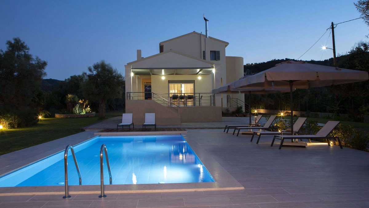 Apolpaina Villa | Modern newly built house 150m2, children friendly, in an olive grove 4000 sq