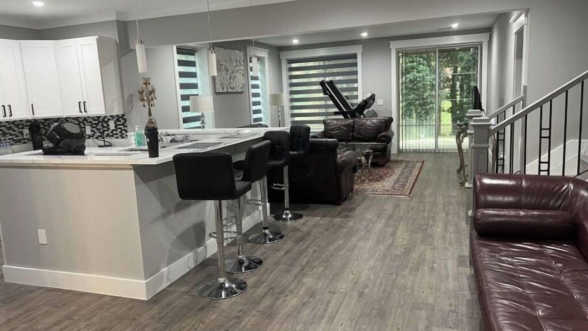 Alexandria House | Modern newly private basement apartment
