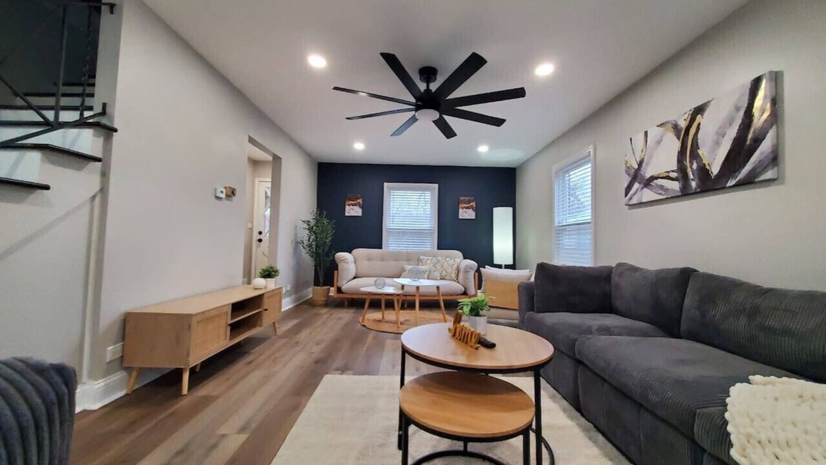 Fox Valley House | Modern Oasis in Glen Ellyn