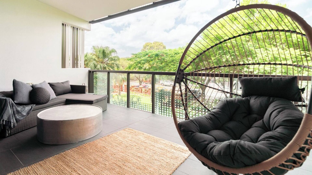 New Farm Apartment | Modern Oasis in New Farm l Walk to River and Cafes