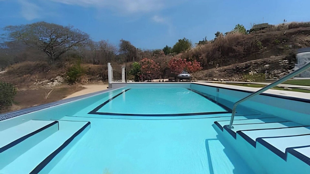 Oaxaca House | Modern Oasis House with Pool