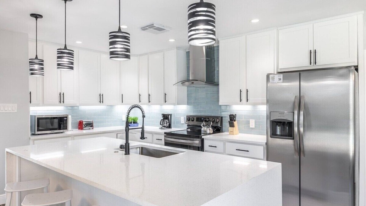 Irving House | Modern Oasis-Sleek 4-Bed Oasis with Private Pool