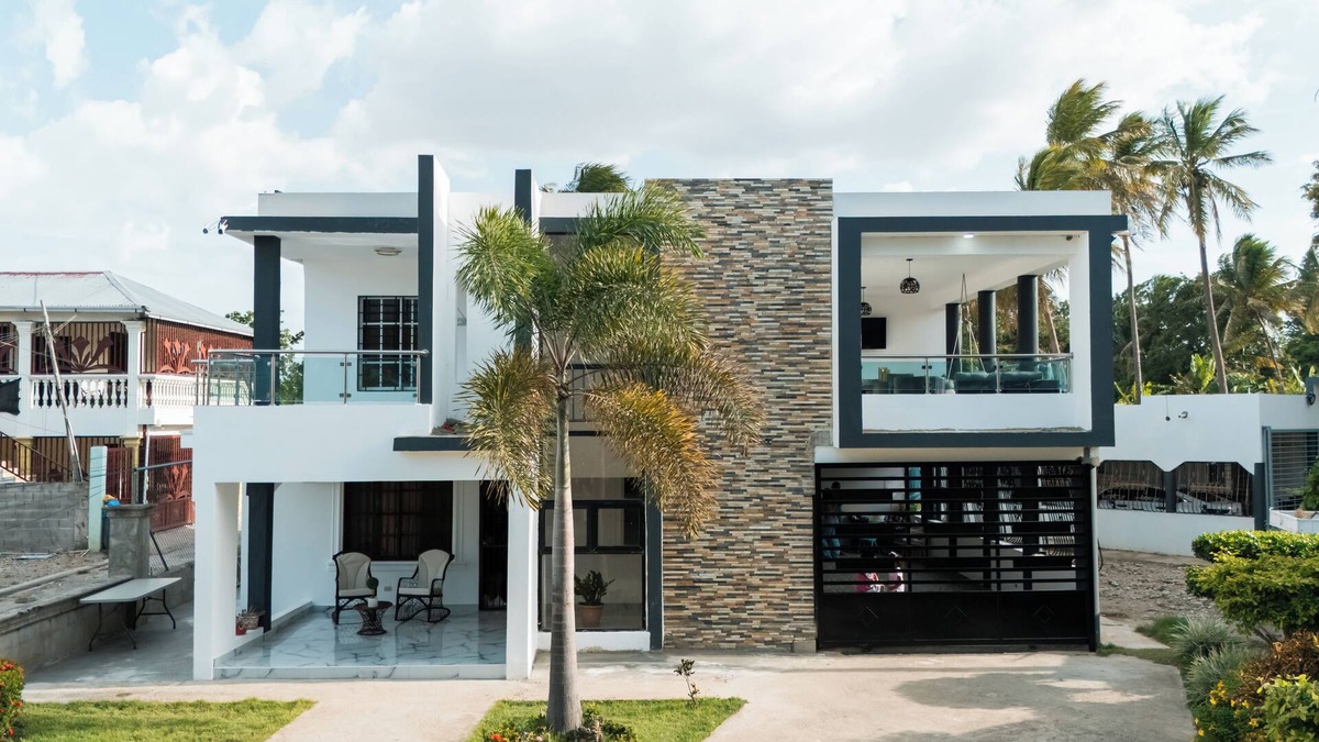 Santiago Province House | Modern Oasis : Where Elegance Meets Peace