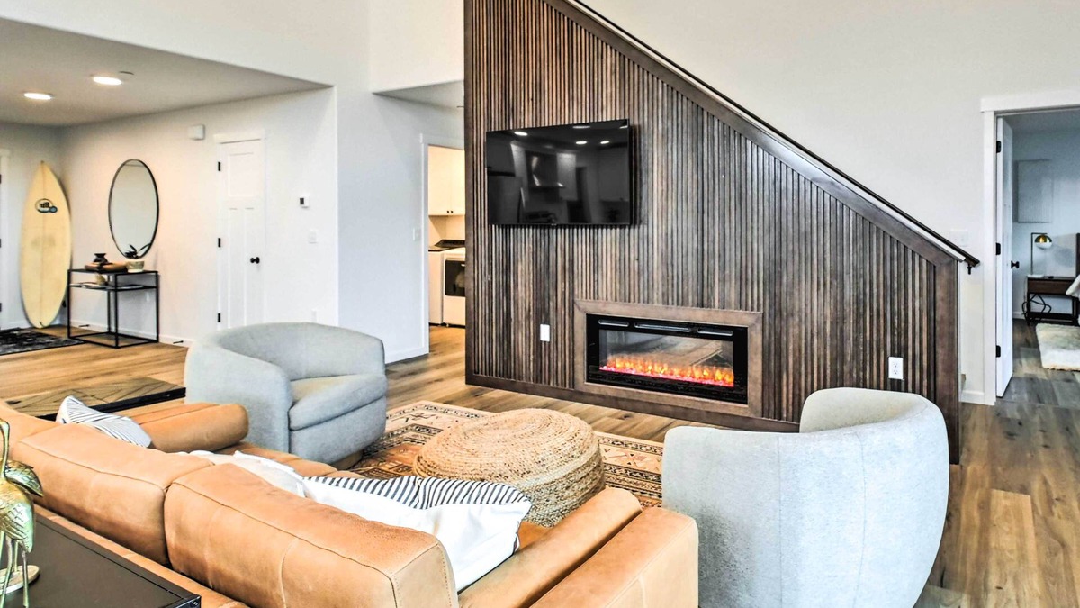 Ocean Shores House | Modern Ocean Shores Getaway with Dock!