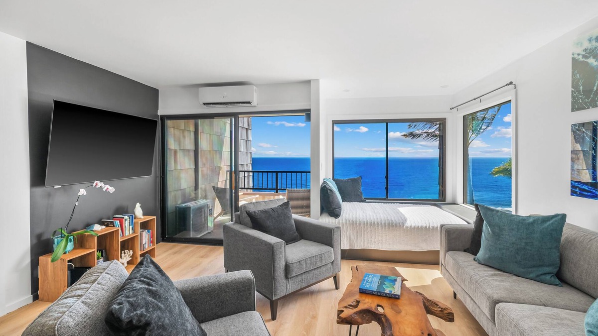 Princeville Condo | Modern Ocean Views + AC
