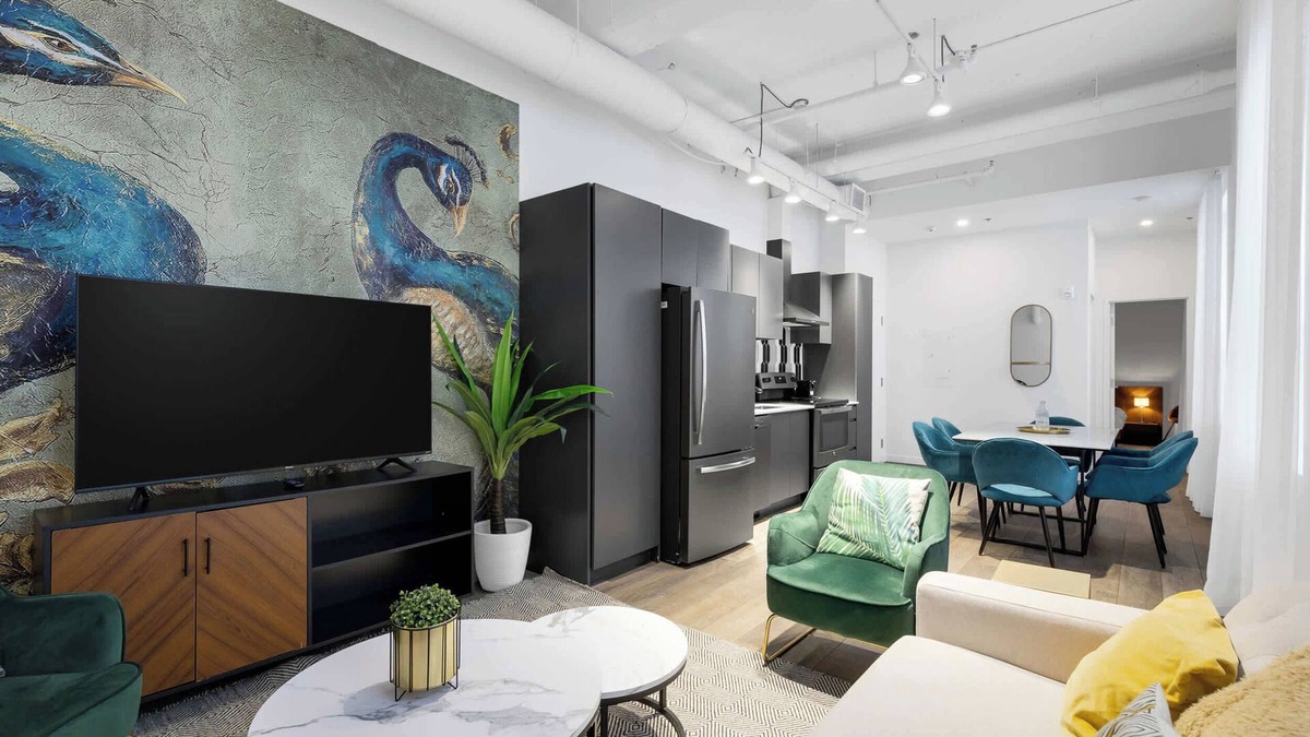 Downtown Montreal Apartment | Modern One-Bedroom|Downtown Steps from Centre Bell