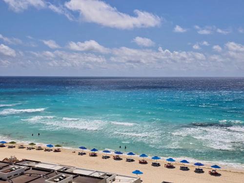 Zona Hotelera Apartment | Modern penthouse, beautiful ocean view, Cancun