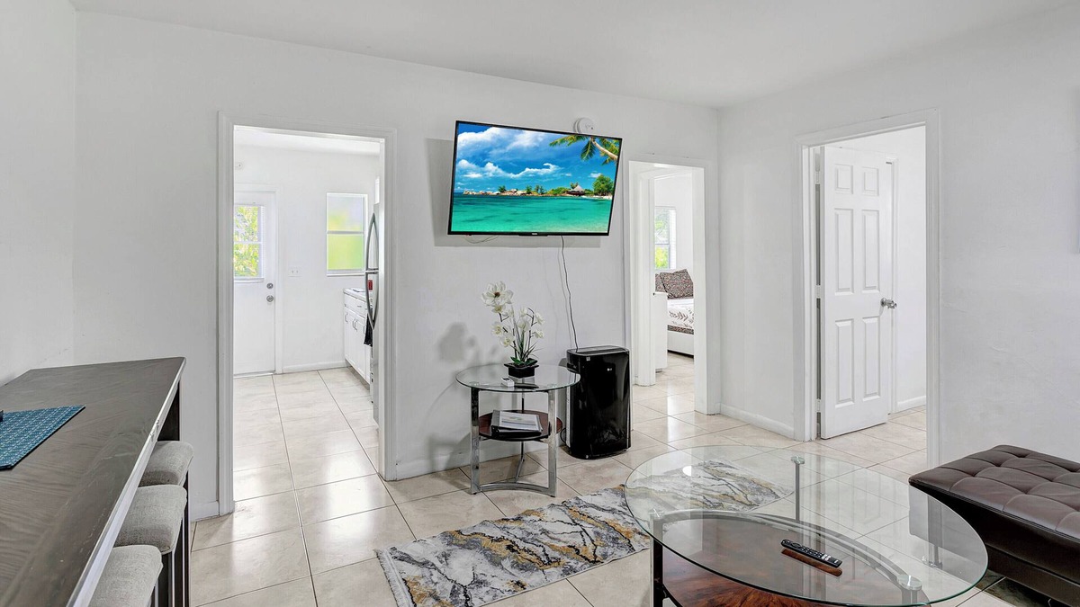 Delray Beach Cottage | MODERN PET FRIENDLY COTTAGE, WALK TO ATLANTIC