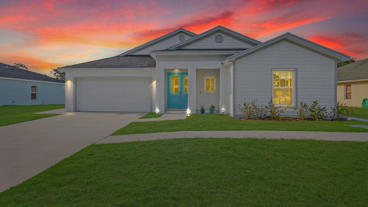 Port Saint Lucie Apartment | Modern Private 2 BR 1 BA and Kitchen Near the Beach