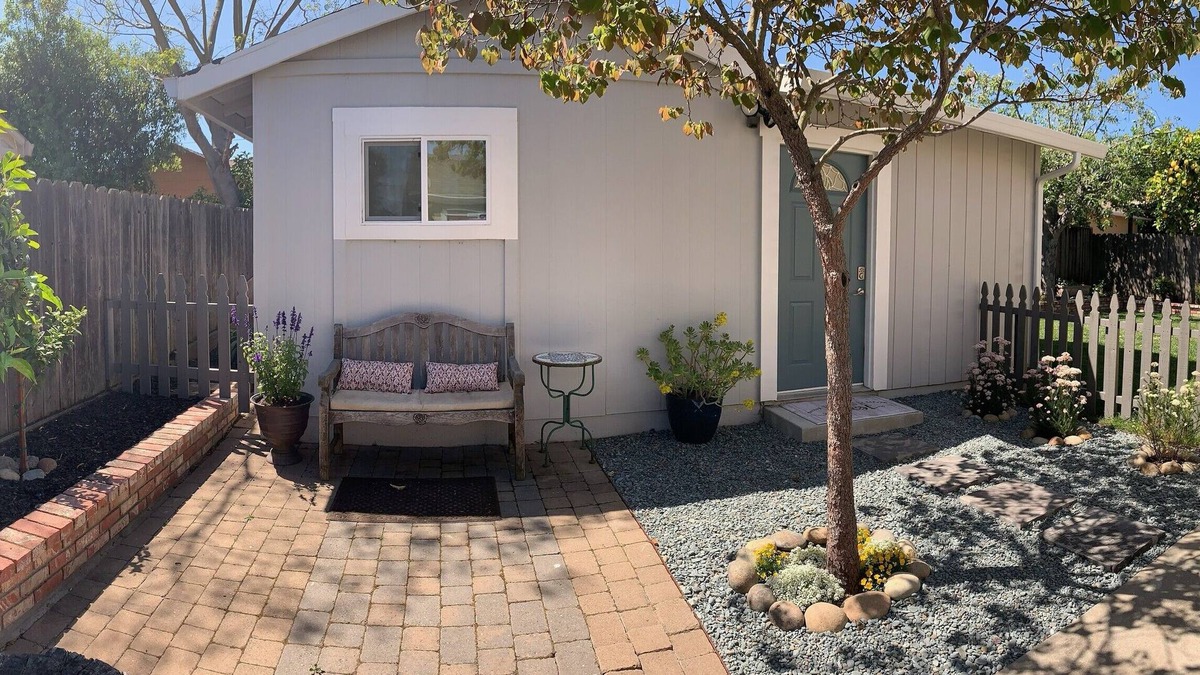 Castro Valley Cottage | Modern Private Clean Cottage